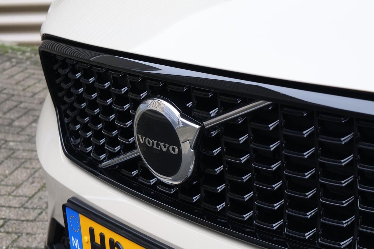 Volvo XC40 B4 Plus Dark | Trekhaak elektr. | Harman Kardon