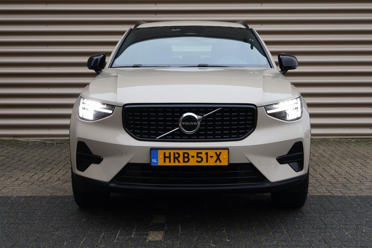 Volvo XC40 B4 Plus Dark | Trekhaak elektr. | Harman Kardon