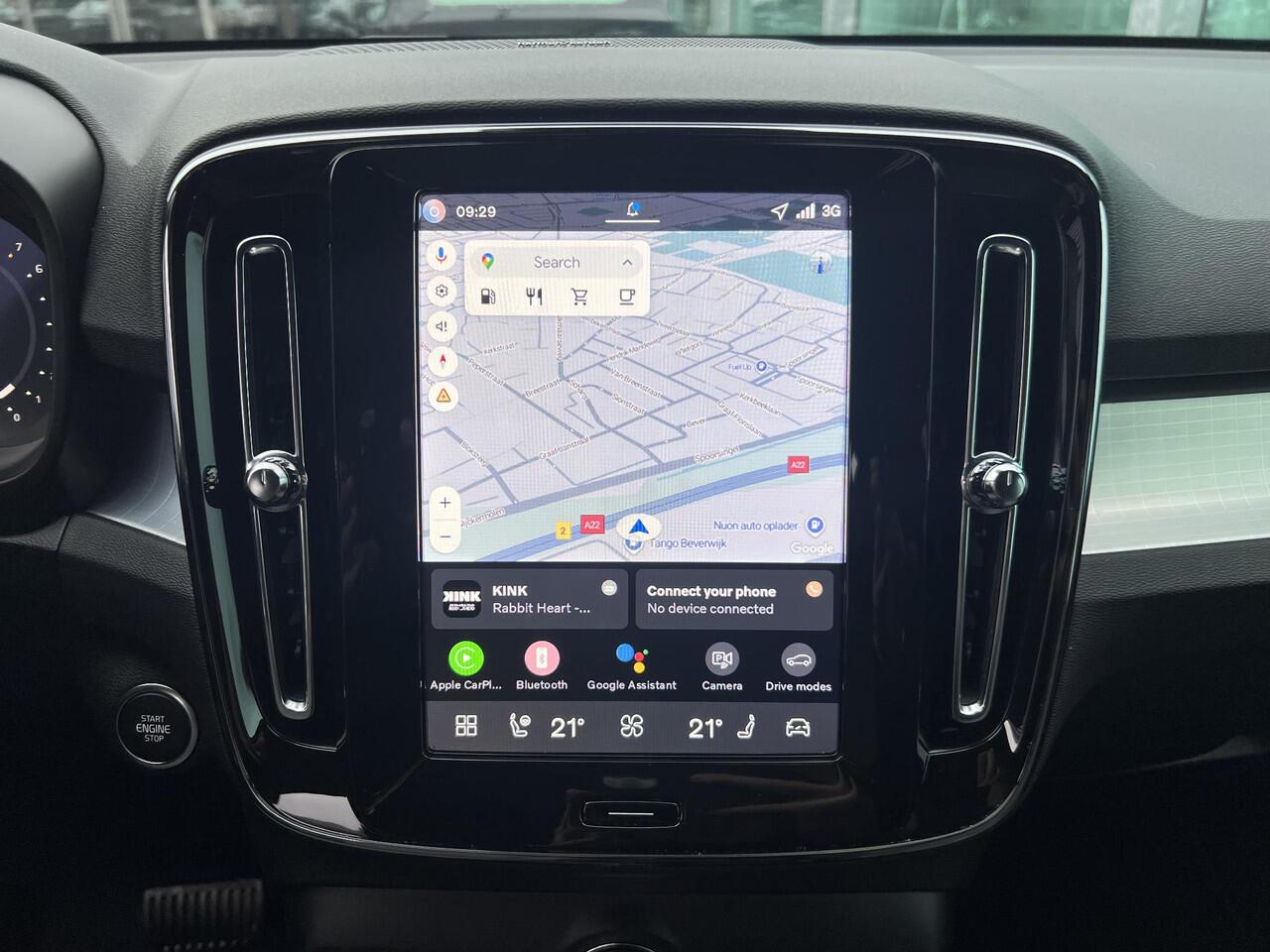 Volvo XC40 2.0 B4 Plus Dark Harman-Kardon premium sound system, Electr. verstelbare voorstoelen, Verwarmde voorstoelen + stuurwiel, Trekhaak semi electrisch, Parkeer camera.