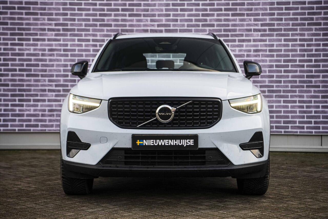 Volvo XC40 2.0 B4 Plus Dark | Trekhaak | Adaptive Cruise Control | Dode hoek detectie BLIS | Harman/Kardon audio | Elektrische stoelverstelling | Stoel- en stuurverwarming | Verwarmde Voorruit |