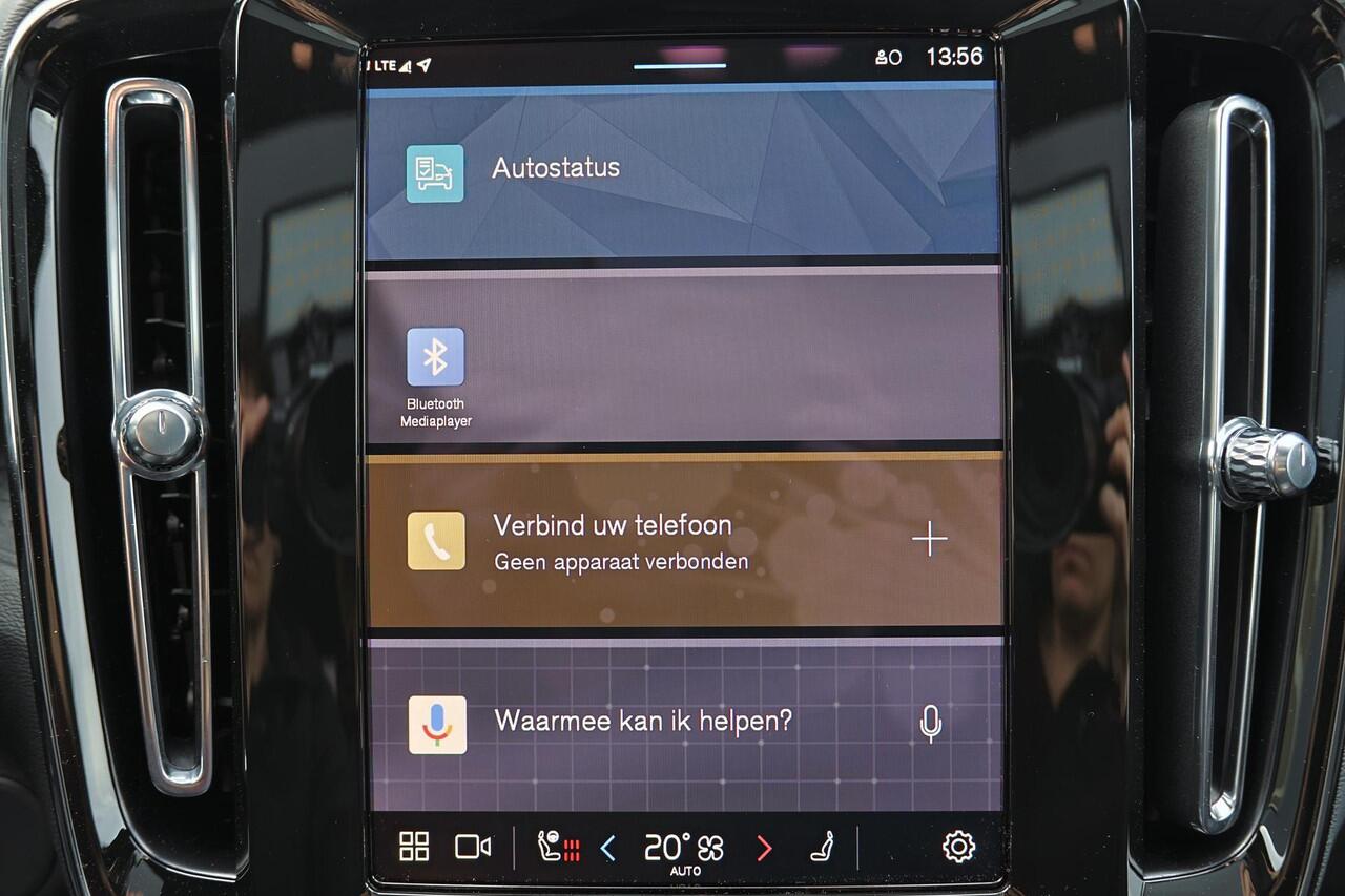 Volvo XC40 Recharge Twin Ultimate 82 kWh - Panorama/schuifdak - IntelliSafe Assist & Surround - 360º Camera - Harman/Kardon audio - Verwarmde voorstoelen & stuur - Parkeersensoren voor & achter - Elektr. bedienb. voorstoelen met geheugen links - Draadloze tel. lader