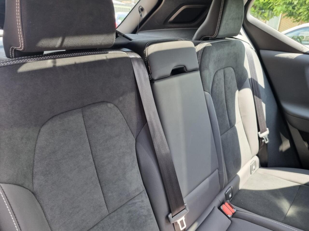 Volvo XC40 2.0 B3 Ult. Dark