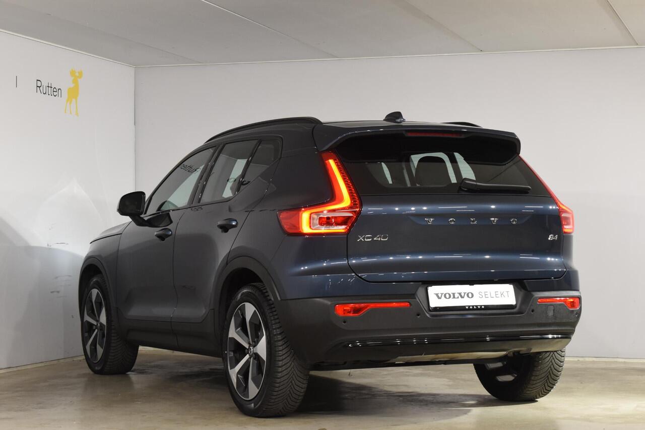 Volvo XC40 B4 211PK Automaat Plus Dark / Navigatie / Adaptive Cruise / Harman Kardon / Stuur- & Stoelverwarming / Elektrische achterklep / Achteruitrijcamera / Trekhaak / Elektrische stoelverst. met geheugen