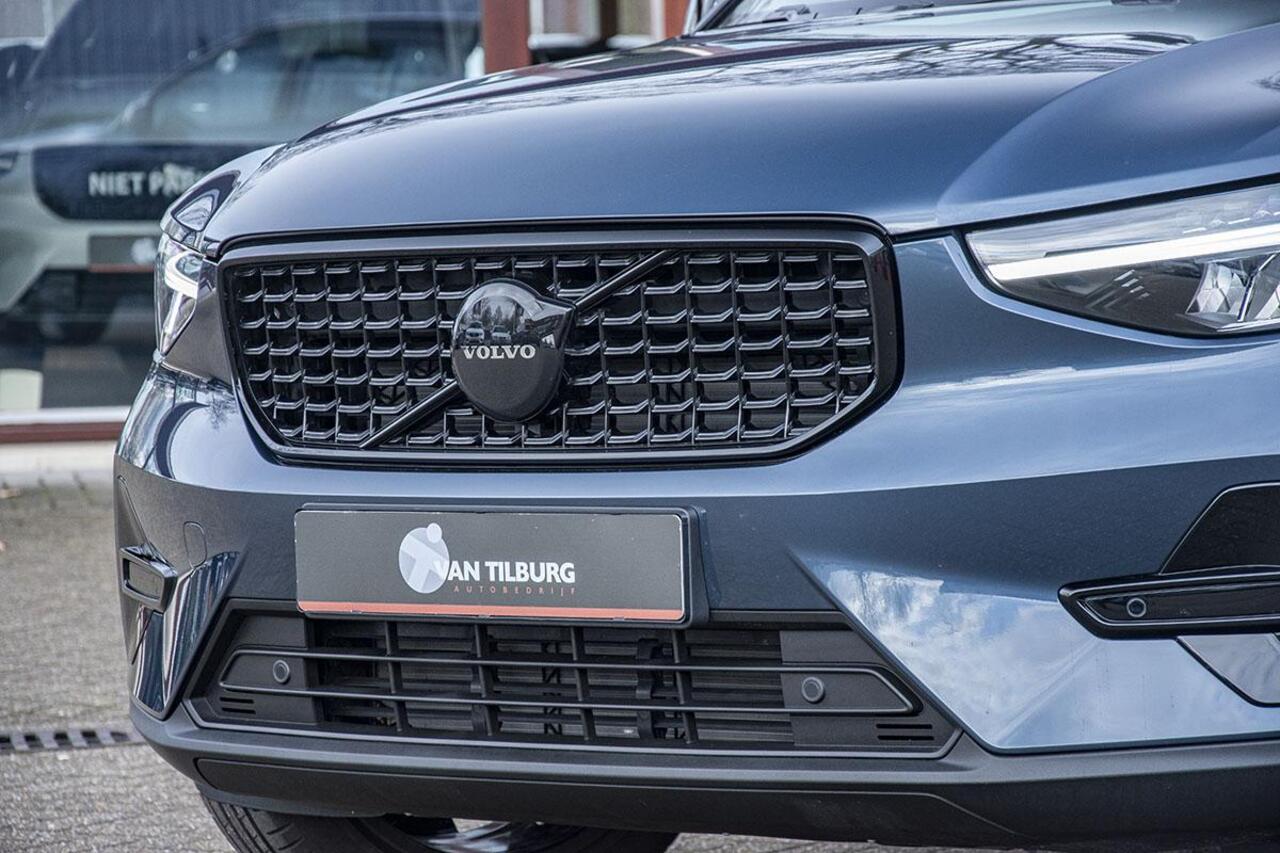 Volvo XC40 2.0 B3 PLUS BLACK EDITION