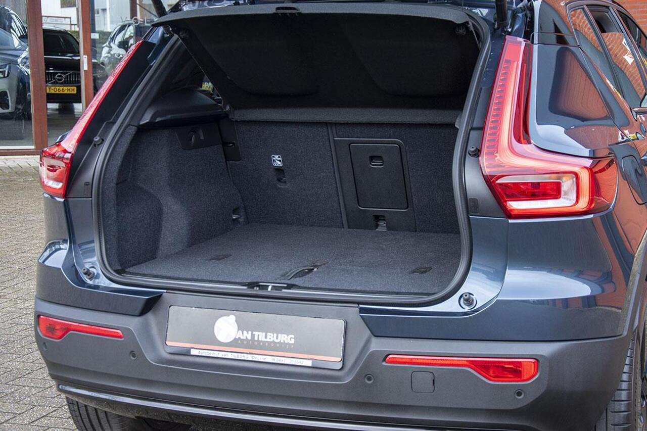 Volvo XC40 2.0 B3 PLUS BLACK EDITION