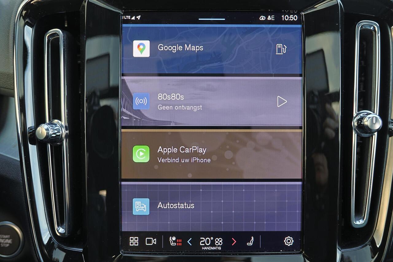 Volvo XC40 B3 Plus Black Edition - Panorama/schuifdak - IntelliSafe Assist & Surround - 360º Camera - Harman/Kardon audio - Verwarmde voorstoelen & stuur - Parkeersensoren voor & achter - Elektr. bedienb. voorstoelen met geheugen links - Draadloze tel. lader - Extra