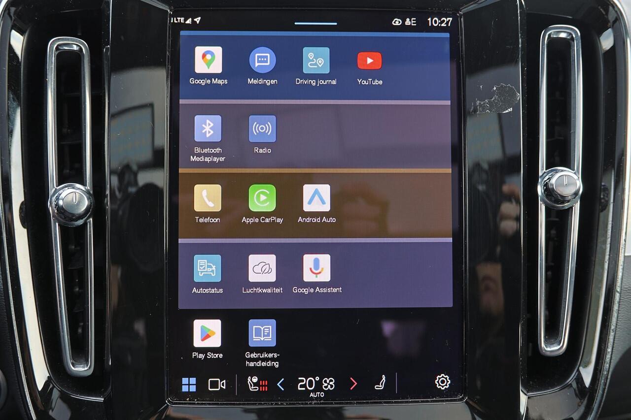 Volvo XC40 B3 Plus Black Edition - Panorama/schuifdak - IntelliSafe Assist & Surround - 360º Camera - Harman/Kardon audio - Verwarmde voorstoelen & stuur - Parkeersensoren voor & achter - Elektr. bedienb. voorstoelen met geheugen links - Draadloze tel. lader - Extra