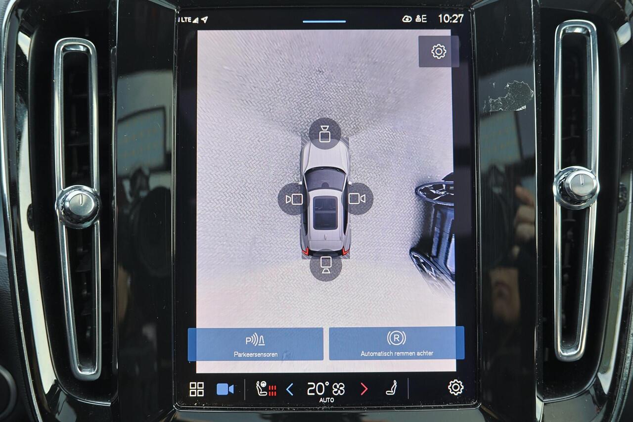 Volvo XC40 B3 Plus Black Edition - Panorama/schuifdak - IntelliSafe Assist & Surround - 360º Camera - Harman/Kardon audio - Verwarmde voorstoelen & stuur - Parkeersensoren voor & achter - Elektr. bedienb. voorstoelen met geheugen links - Draadloze tel. lader - Extra