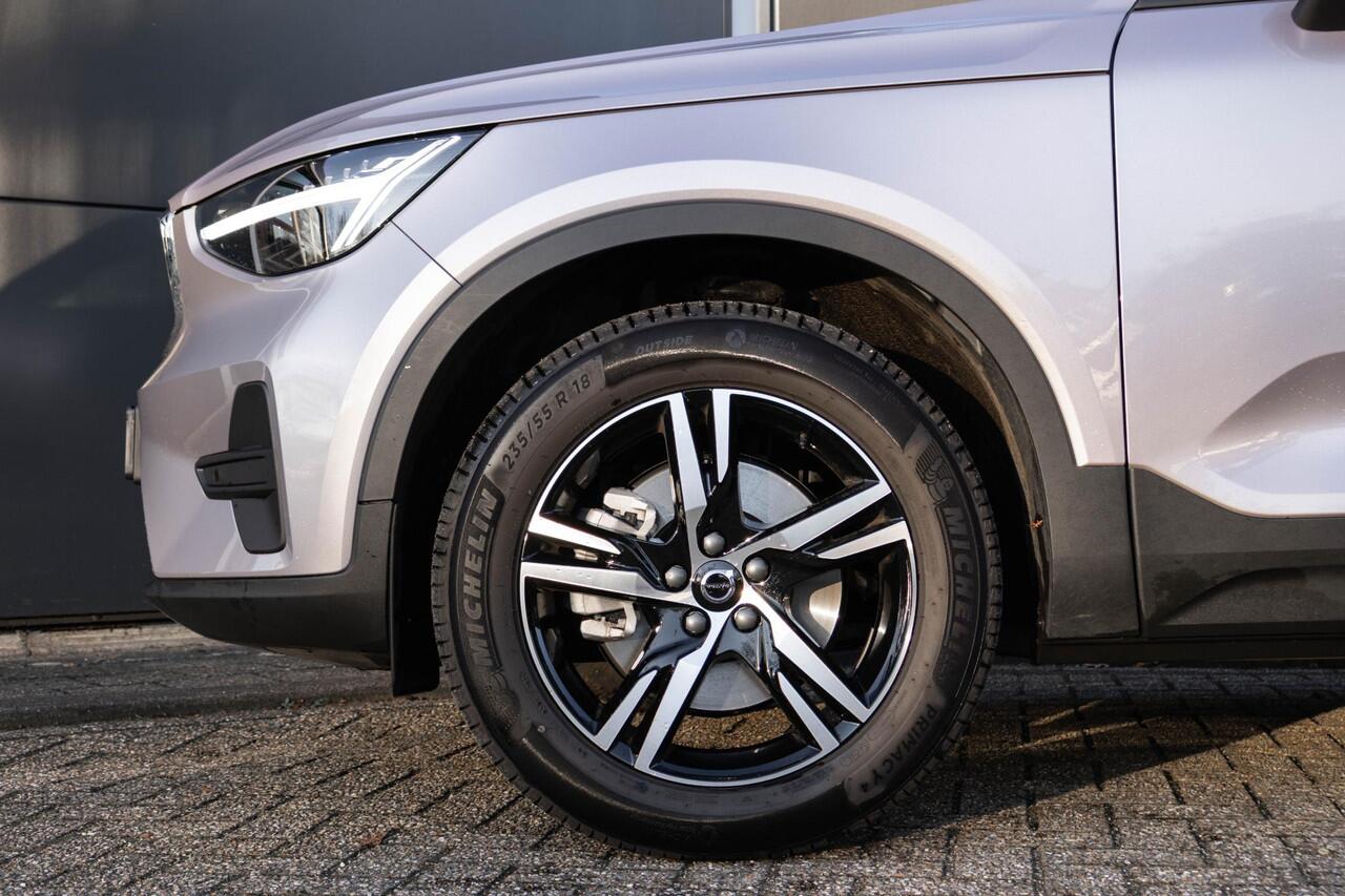 Volvo XC40 B3 Automaat Business Edition | Verwarmbare voorstoelen | Verwarmbaar stuurwiel | Premium audio by Harman Kardon | 18 inch Lichtmetalen velgen | Alarmklasse 3