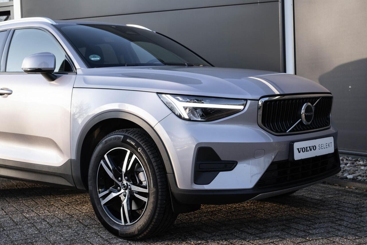 Volvo XC40 B3 Automaat Business Edition | Verwarmbare voorstoelen | Verwarmbaar stuurwiel | Premium audio by Harman Kardon | 18 inch Lichtmetalen velgen | Alarmklasse 3