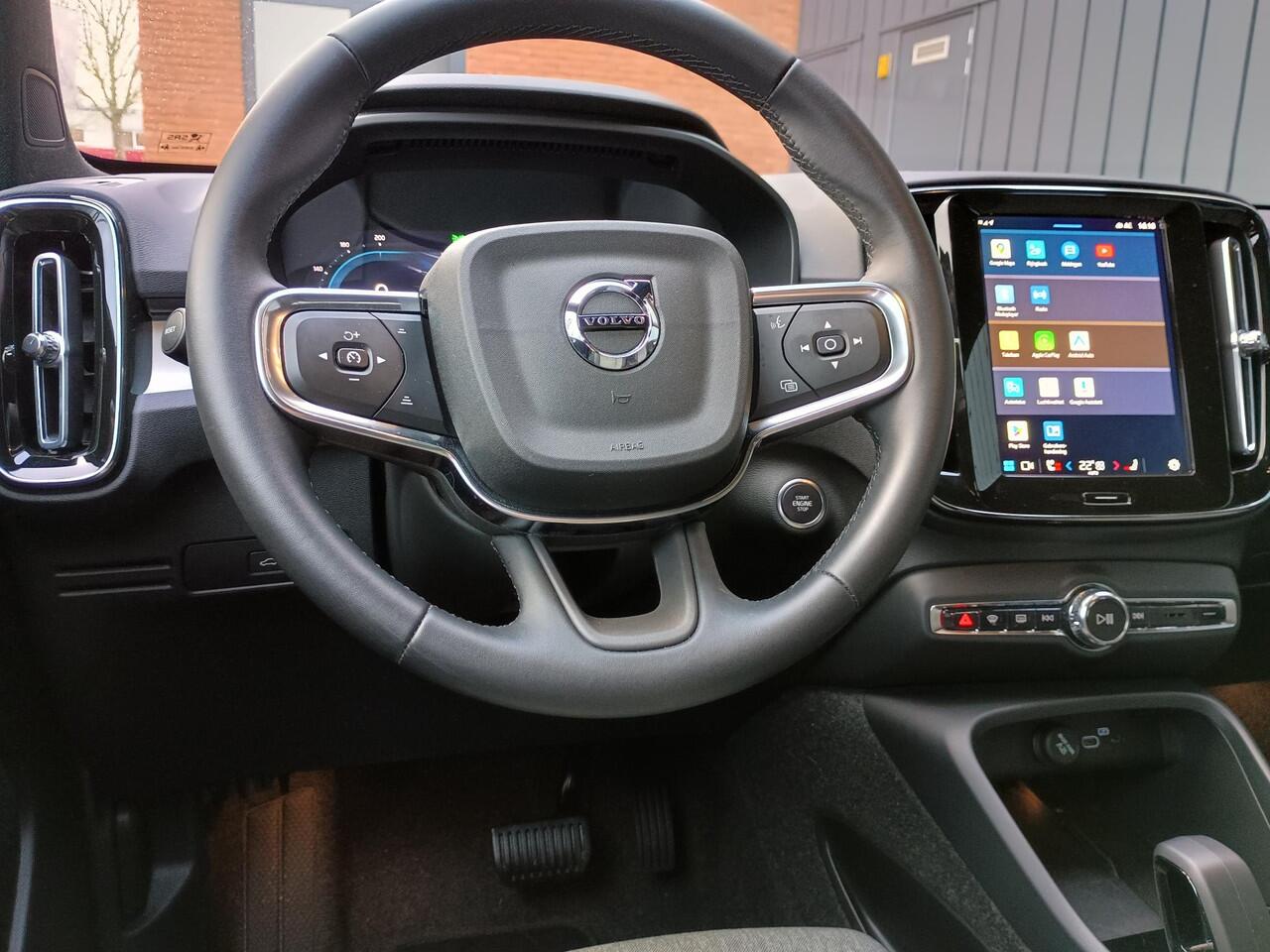 Volvo XC40 B4 Plus Dark