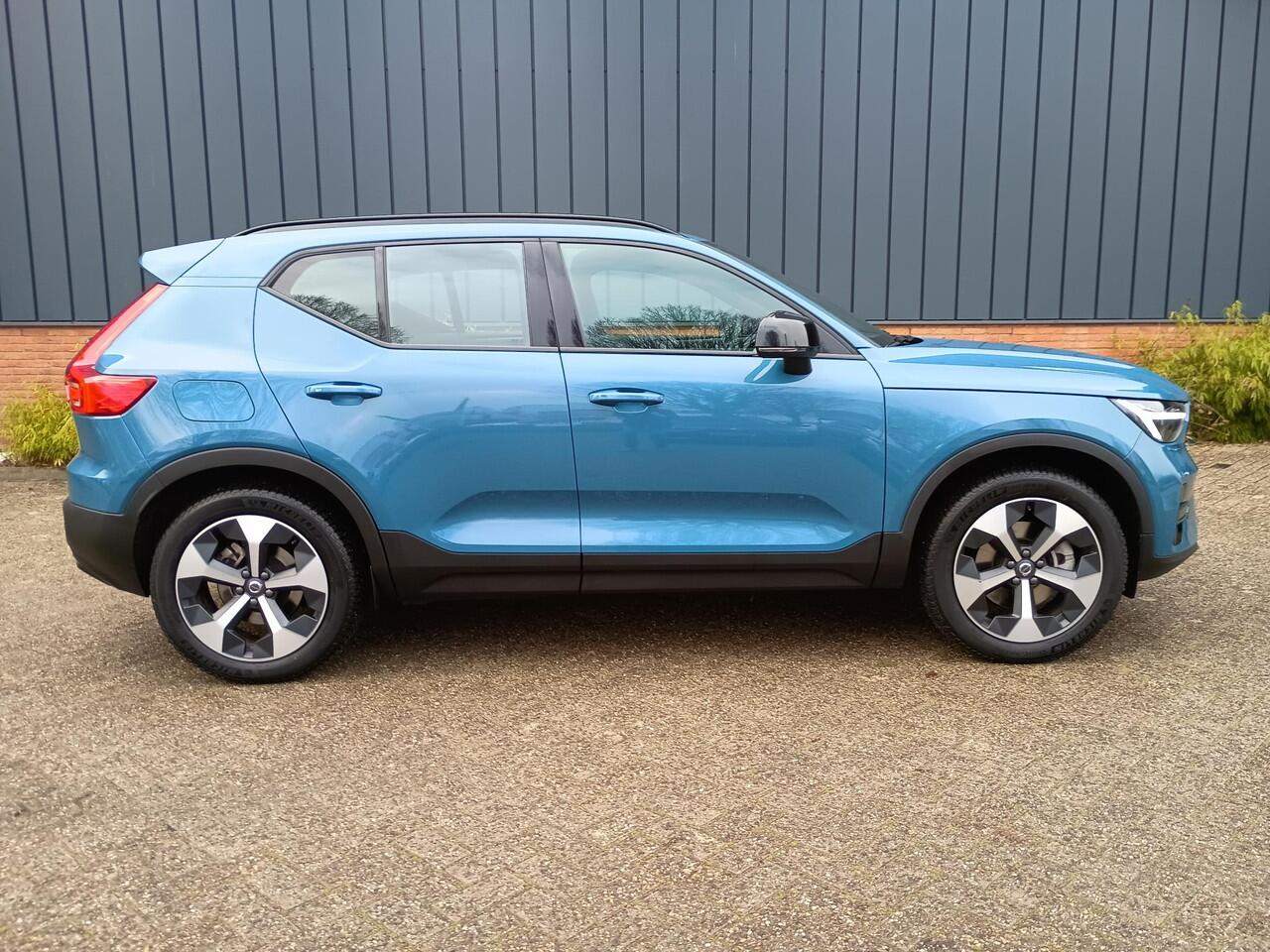 Volvo XC40 B4 Plus Dark