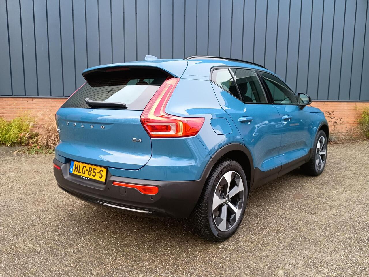 Volvo XC40 B4 Plus Dark