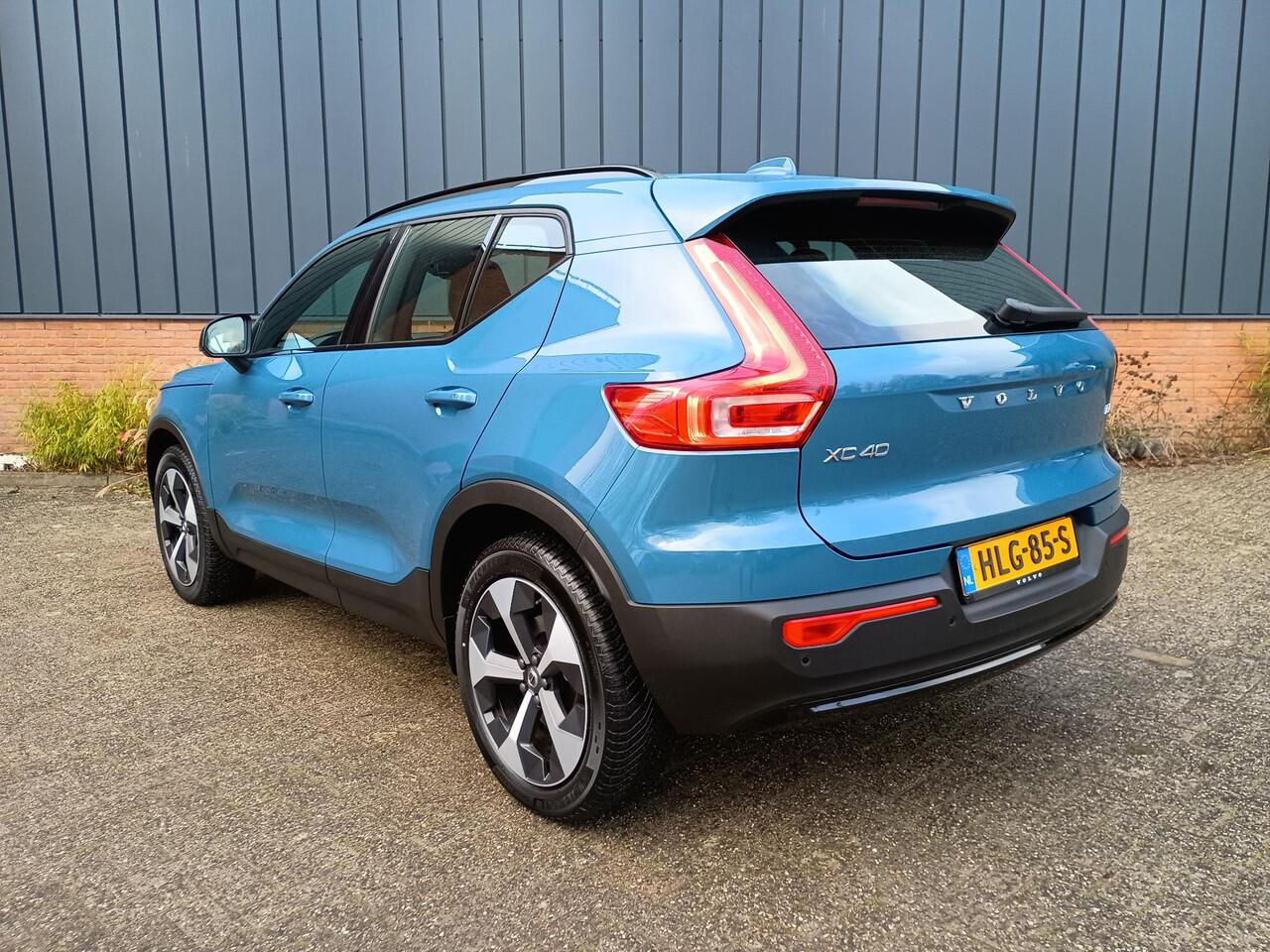 Volvo XC40 B4 Plus Dark