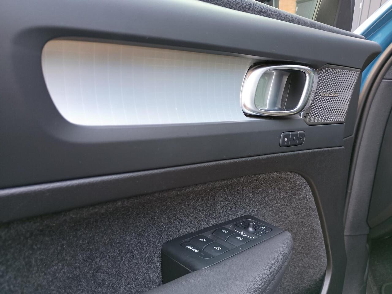 Volvo XC40 B4 Plus Dark