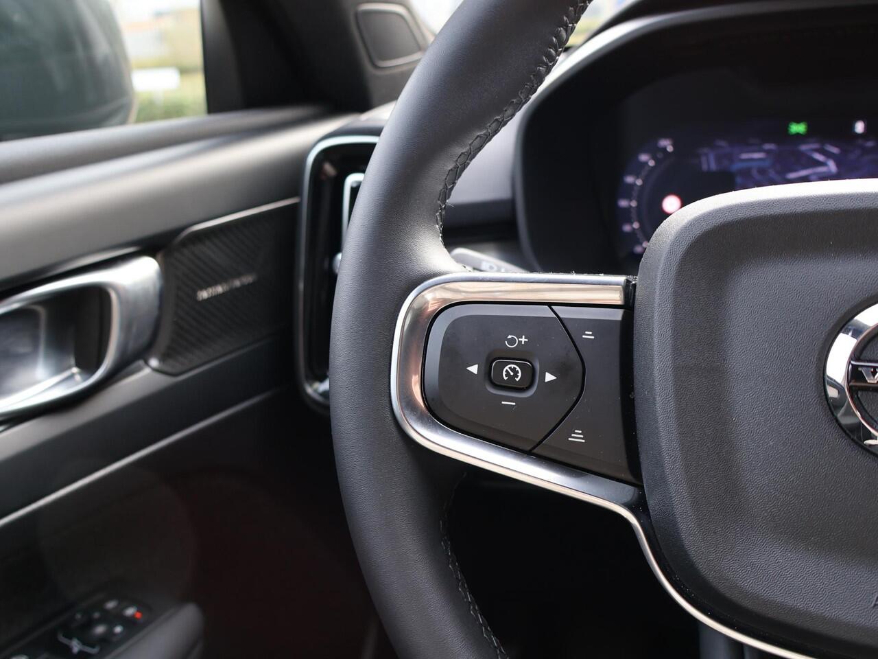 Volvo XC40 B3 Core Business