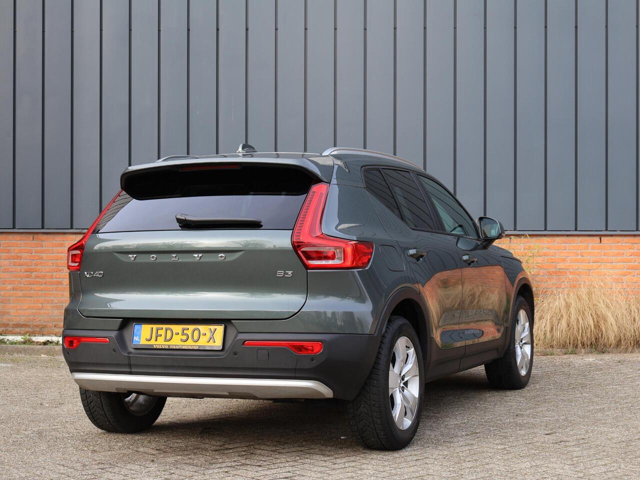 Volvo XC40 B3 Core Business