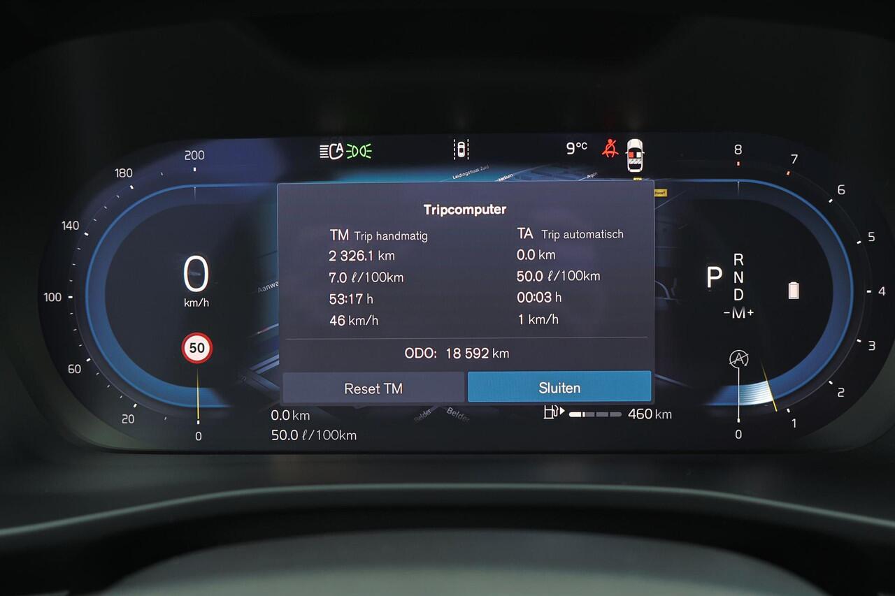 Volvo XC40 B3 Plus Black Edition - IntelliSafe Assist & Surround - 360º Camera - Harman/Kardon audio - Verwarmde voorstoelen & stuur - Parkeersensoren voor & achter - Elektr. bedienb. voorstoelen met geheugen links - Draadloze tel. lader - Extra getint glas - 20' LM