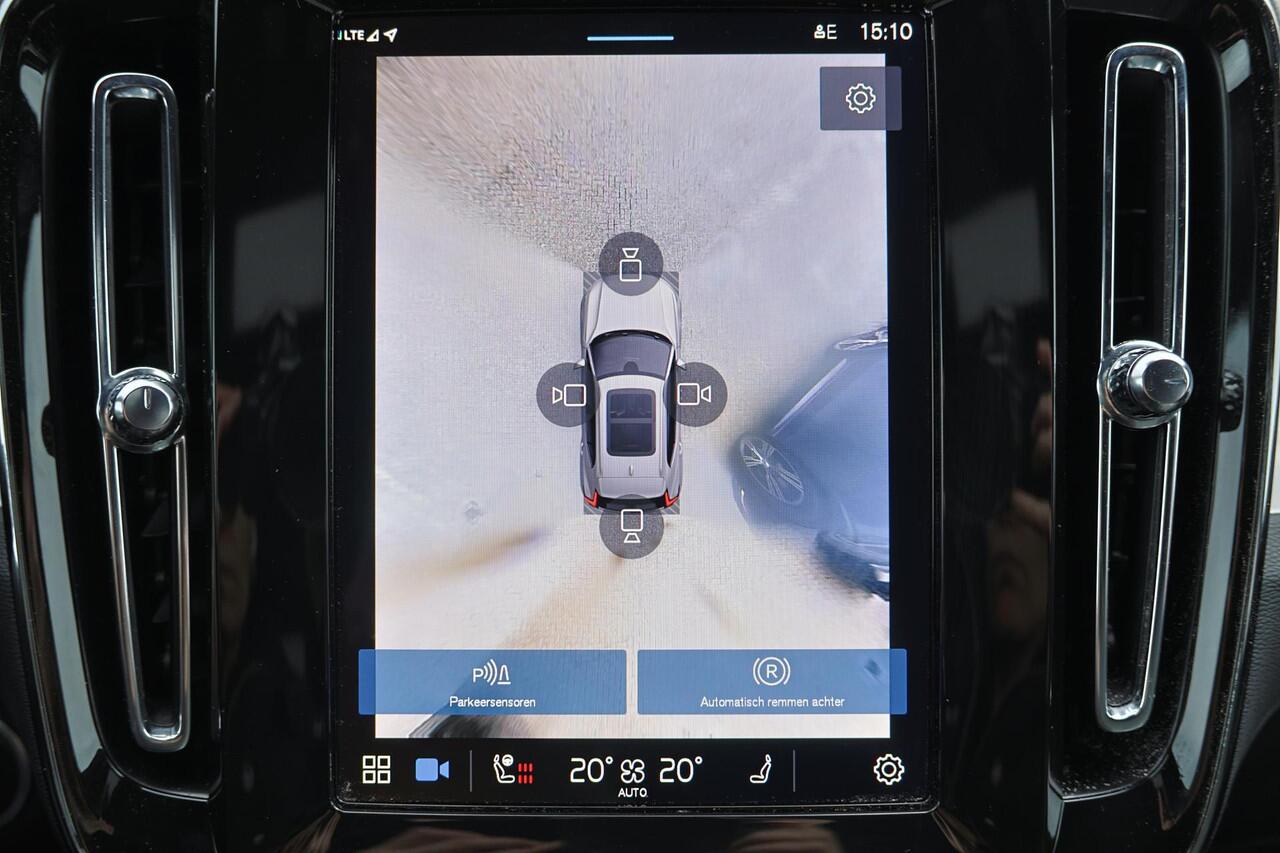 Volvo XC40 B3 Plus Black Edition - IntelliSafe Assist & Surround - 360º Camera - Harman/Kardon audio - Verwarmde voorstoelen & stuur - Parkeersensoren voor & achter - Elektr. bedienb. voorstoelen met geheugen links - Draadloze tel. lader - Extra getint glas - 20' LM