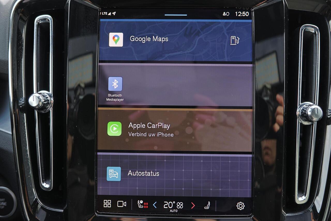 Volvo XC40 B3 Plus Black Edition - Panorama/schuifdak - IntelliSafe Assist & Surround - 360º Camera - Harman/Kardon audio - Verwarmde voorstoelen & stuur - Parkeersensoren voor & achter - Elektr. bedienb. voorstoelen met geheugen links - Draadloze tel. lader - Extra