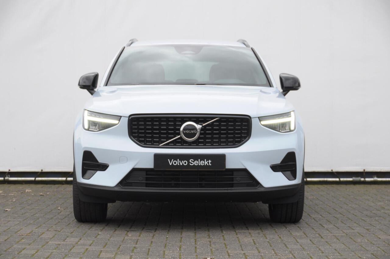 Volvo XC40 B4 211PK Automaat Plus Dark / Adaptive cruise control / Elektrische stoelen / Harman Kardon audio / Pilot assist / BLIS / Stoel en stuur verwarming / Elektrische achterklep / Parkeersensoren met camera / Google infotainment