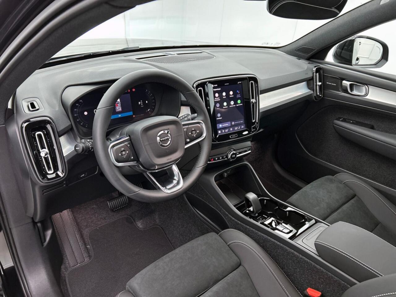 Volvo XC40 XC40 B4 Plus Black Edition | Lounge pack | Voorraad