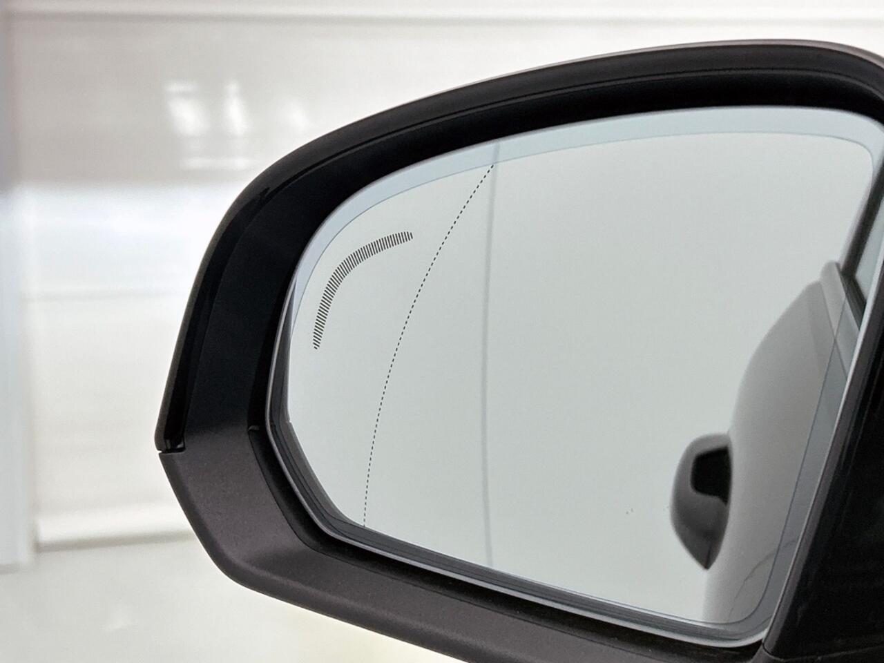 Volvo XC40 XC40 B4 Plus Black Edition | Lounge pack | Voorraad