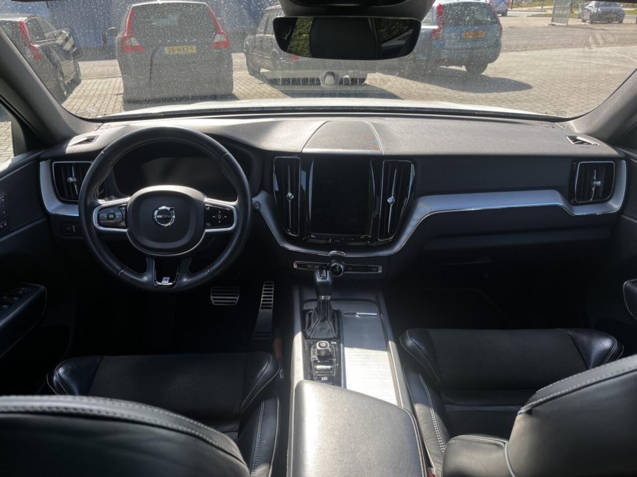 Volvo XC60 2.0 T5 AWD R-DESIGN NL Auto I Camera I All-in prijs!