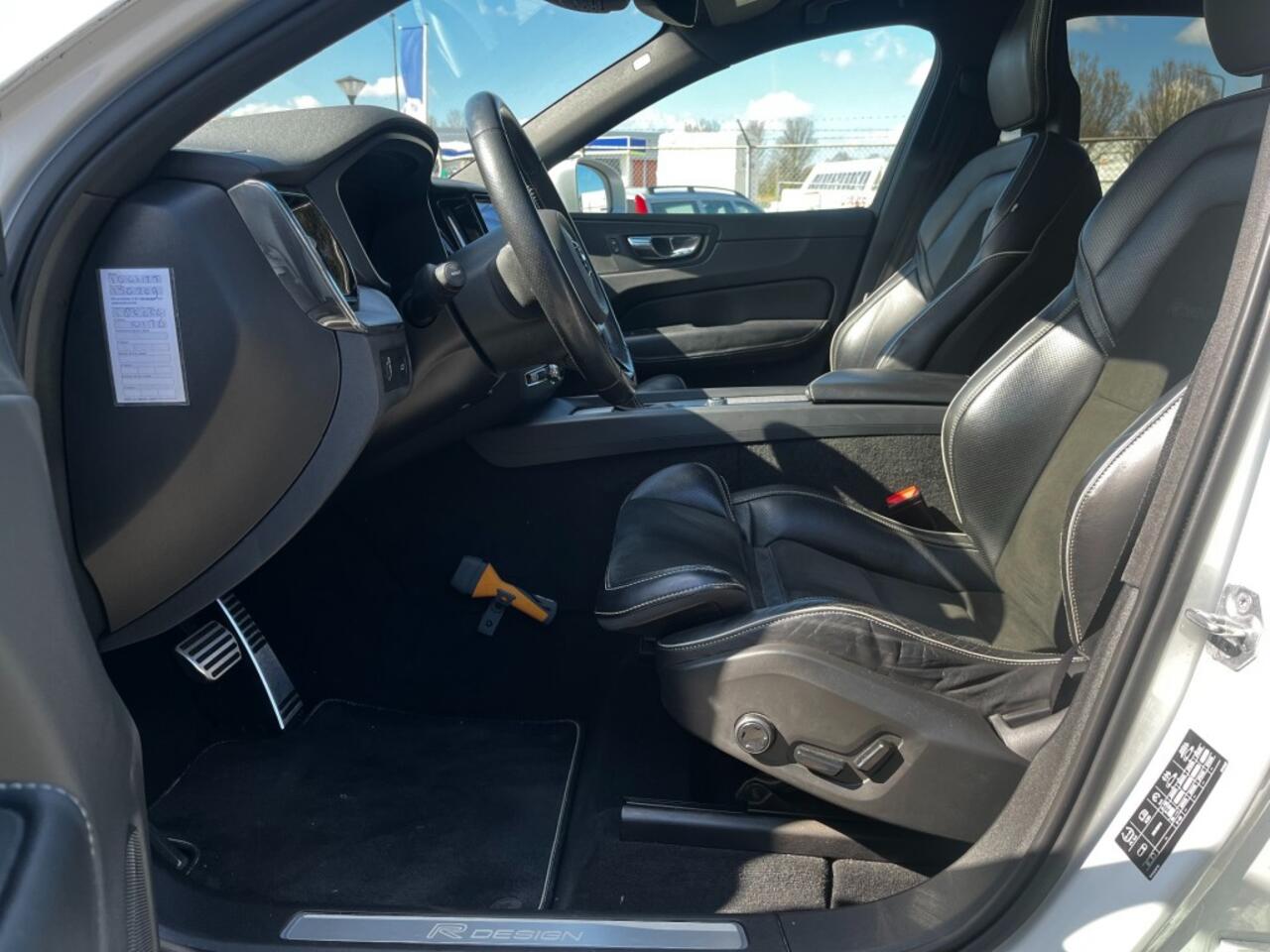 Volvo XC60 2.0 T5 AWD R-DESIGN NL Auto I Camera I All-in prijs!