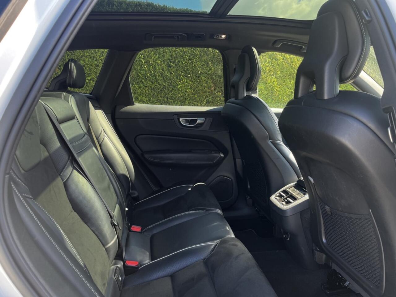 Volvo XC60 2.0 T5 AWD R-DESIGN NL Auto I Camera I All-in prijs!