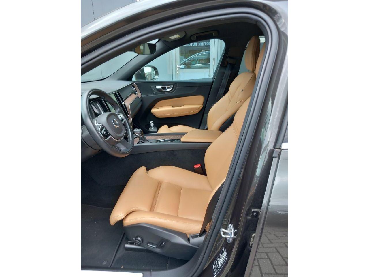 Volvo XC60 T5 250 pk AWD Inscription Aut | Trekhaak 2400 kg | Lederen bekleding | Electrisch verstelbare voorstoelen| Elektrisch bedienbare Achterklep | Verwarmde voorstoelen