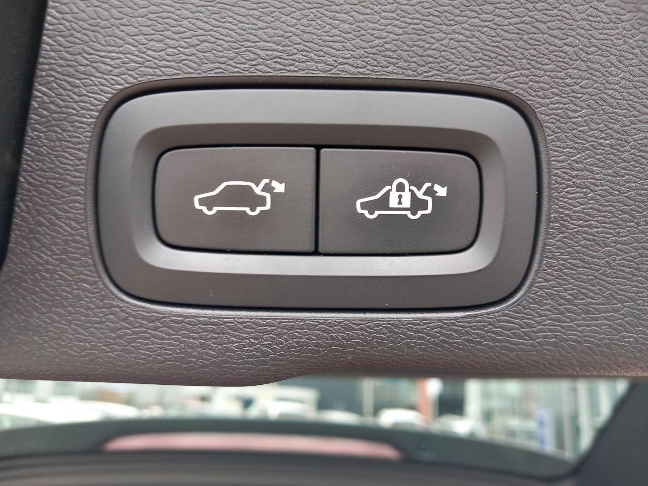 Volvo XC60 T5 250 pk AWD Inscription Aut | Trekhaak 2400 kg | Lederen bekleding | Electrisch verstelbare voorstoelen| Elektrisch bedienbare Achterklep | Verwarmde voorstoelen