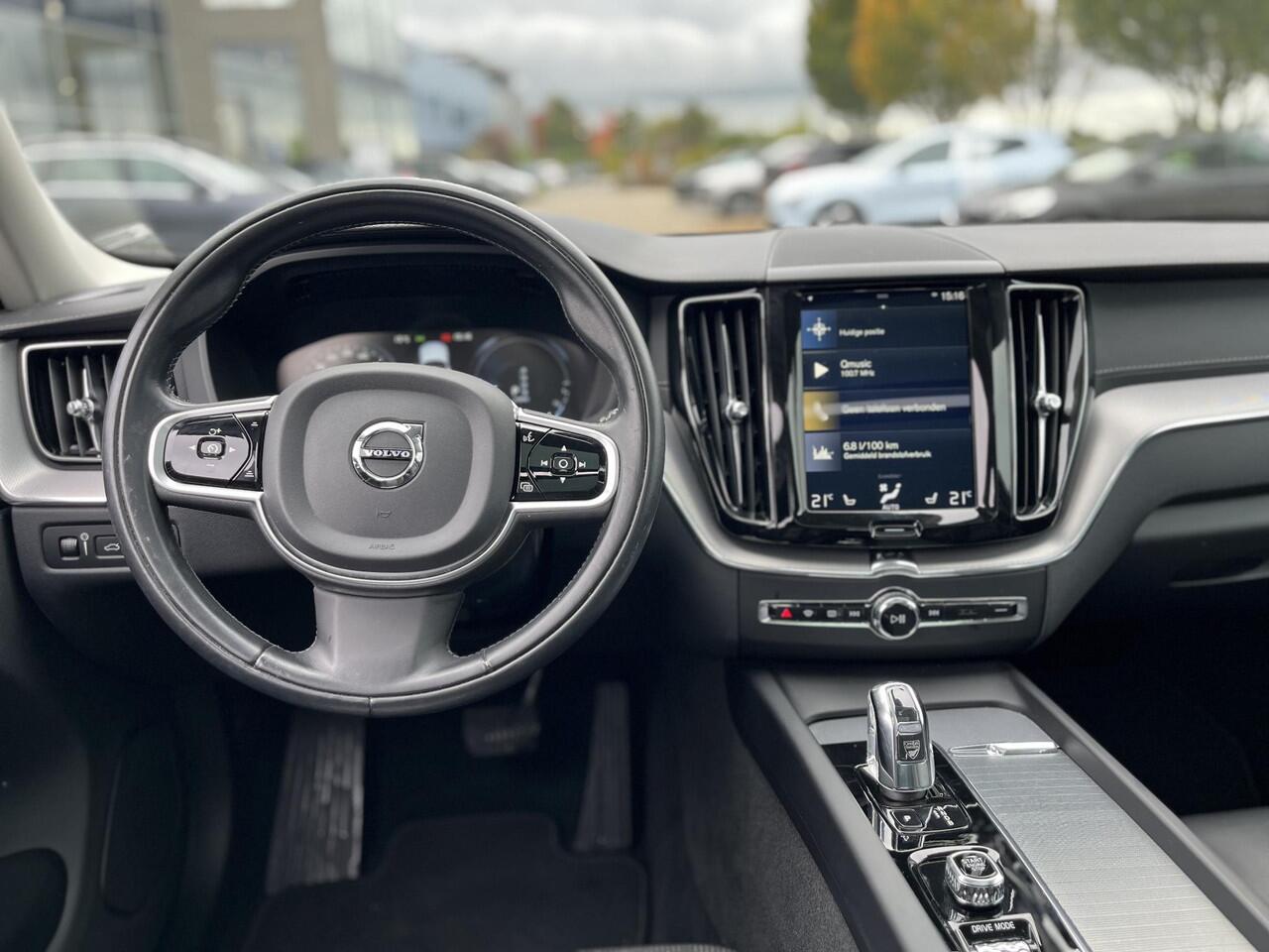 Volvo XC60 T8 Twin Engine AWD Inscription | Luchtvering | Stoelmassage | Panorama dak |