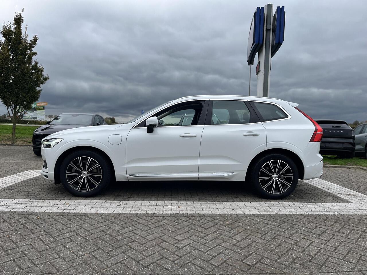 Volvo XC60 T8 Twin Engine AWD Inscription | Luchtvering | Stoelmassage | Panorama dak |