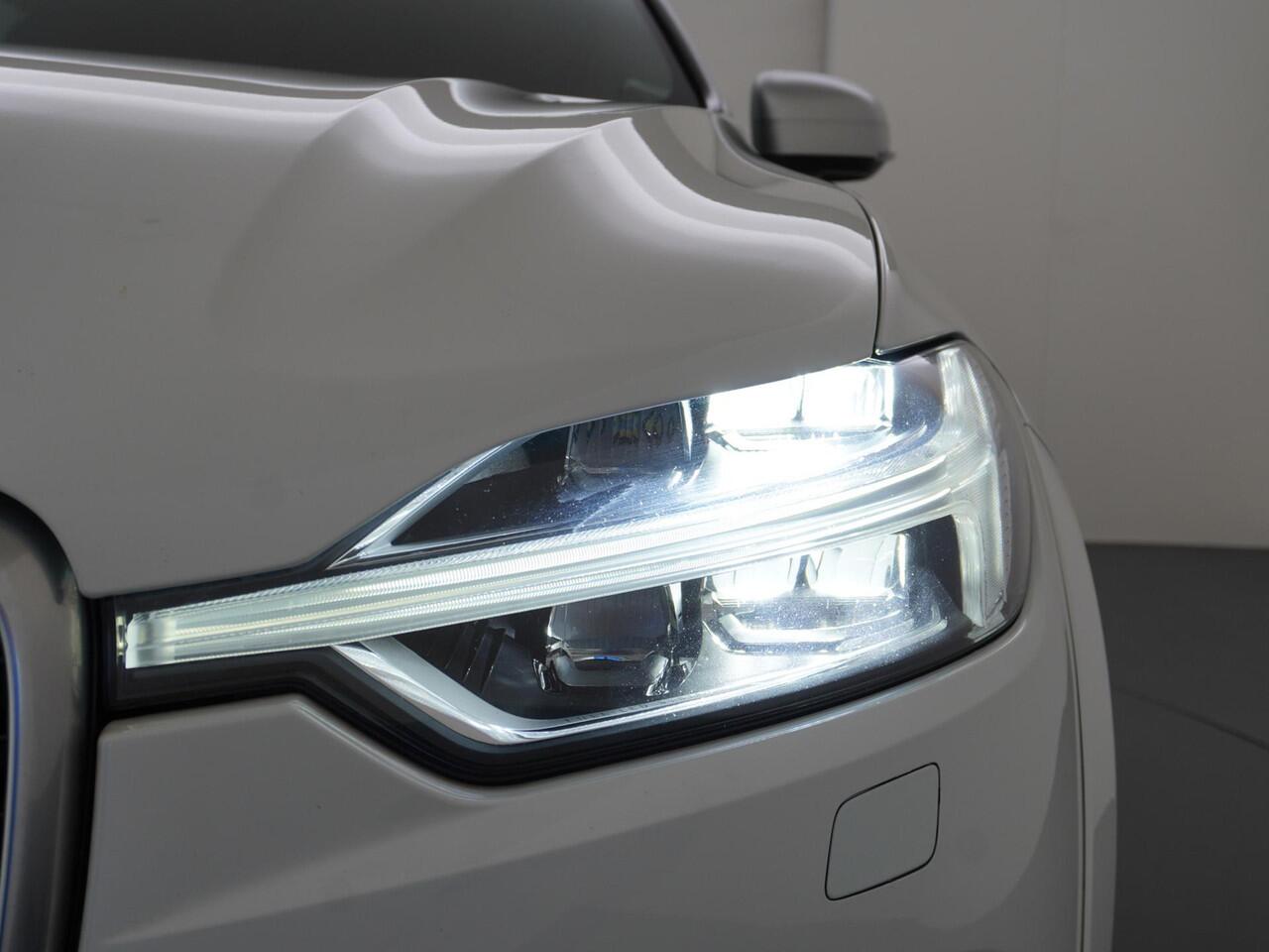 Volvo XC60 2.0 T5 AWD R-Design Trekhaak/22inch/Camera/Headup etc.