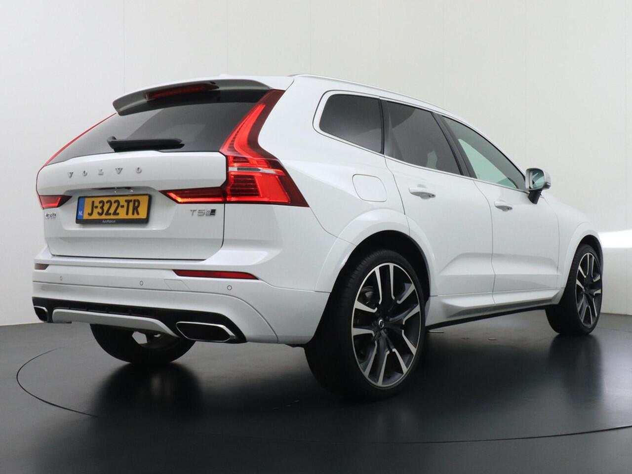 Volvo XC60 2.0 T5 AWD R-Design Trekhaak/22inch/Camera/Headup etc.