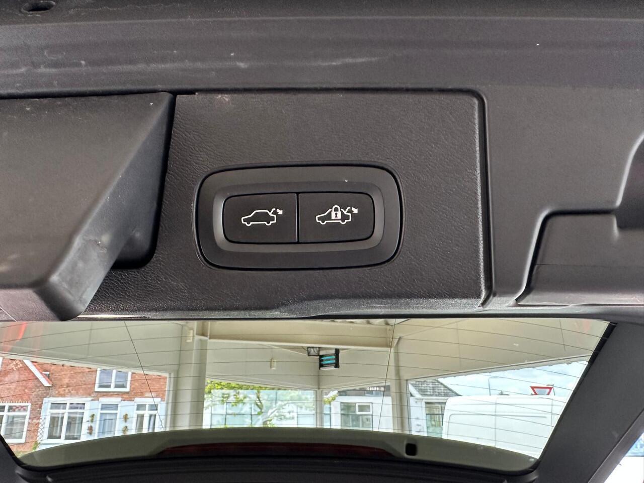 Volvo XC60 2.0 D5 AWD R-Design Luchtvering | Standkachel