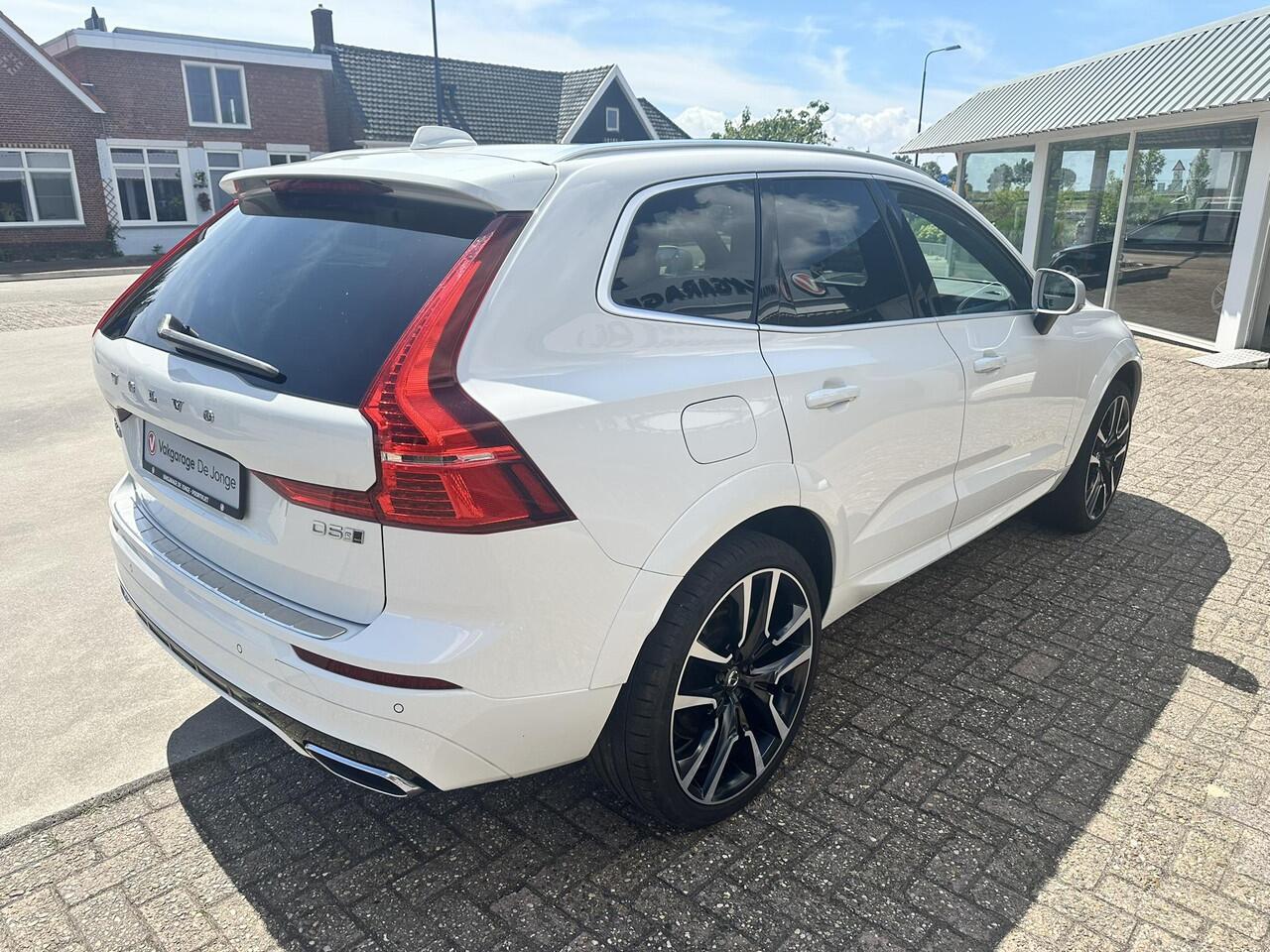 Volvo XC60 2.0 D5 AWD R-Design Luchtvering | Standkachel
