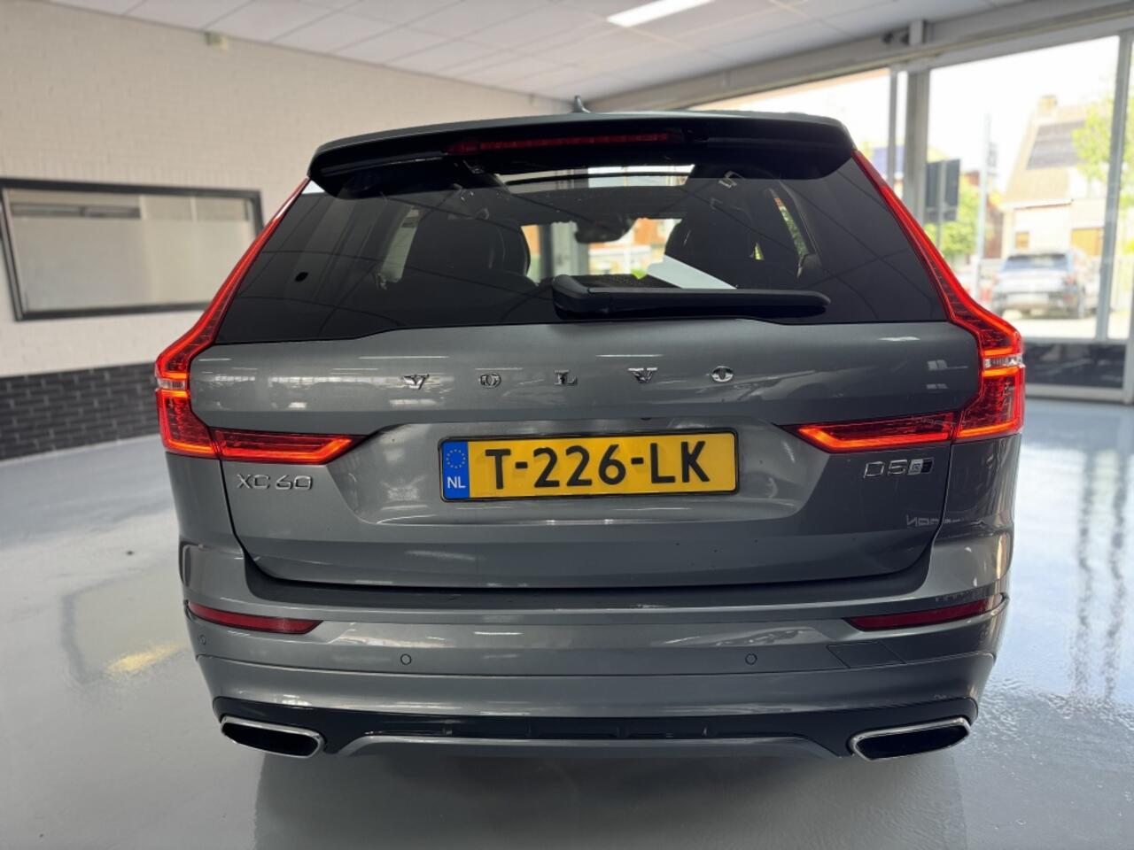 Volvo XC60 2.0 D5 AWD R-Design Pano Lane Hud