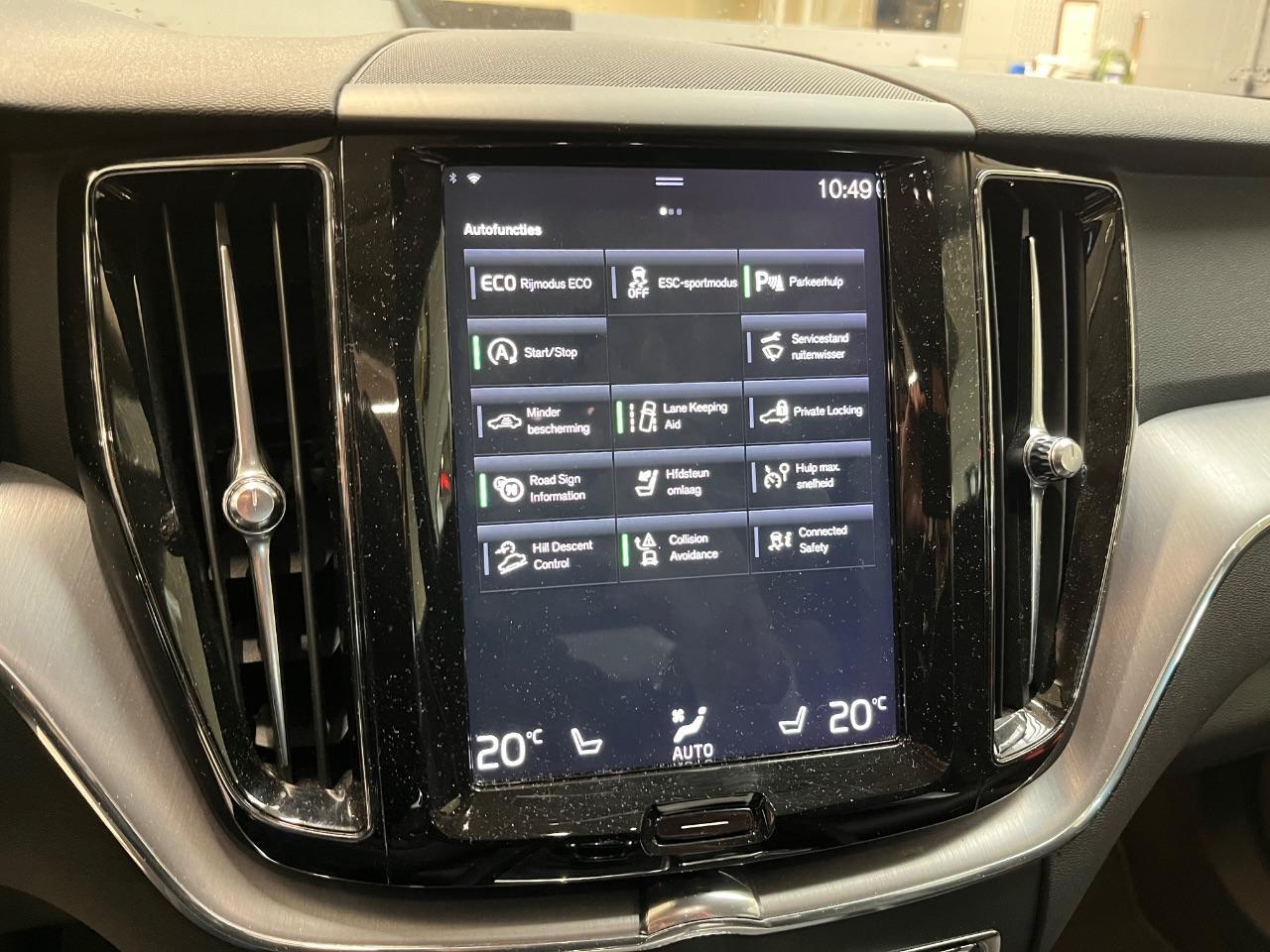 Volvo XC60 2.0 T5 Momentum | Trekhaak | Trekgewicht | Leder | Zitting verlengers | Stuur + Stoelverwarming |