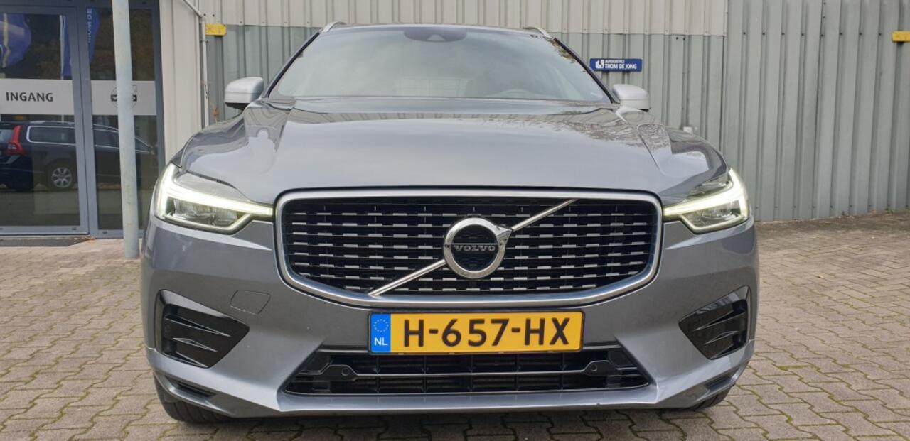 Volvo XC60 2.0 T4 R-Design