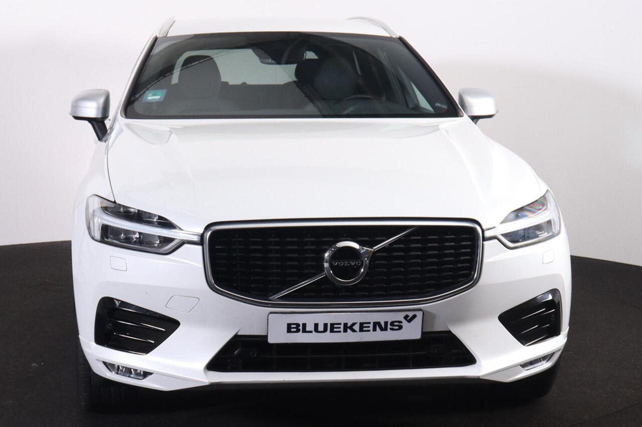 Volvo XC60 T5 R-Design - Harman/Kardon audio - Adaptieve LED koplampen - Parkeercamera achter - Verwarmde voorstoelen - Parkeersensoren voor & achter - Elektr. bedienb. bestuurdersstoel met geheugen - Cruise control - Extra getint glas - 19' LMV