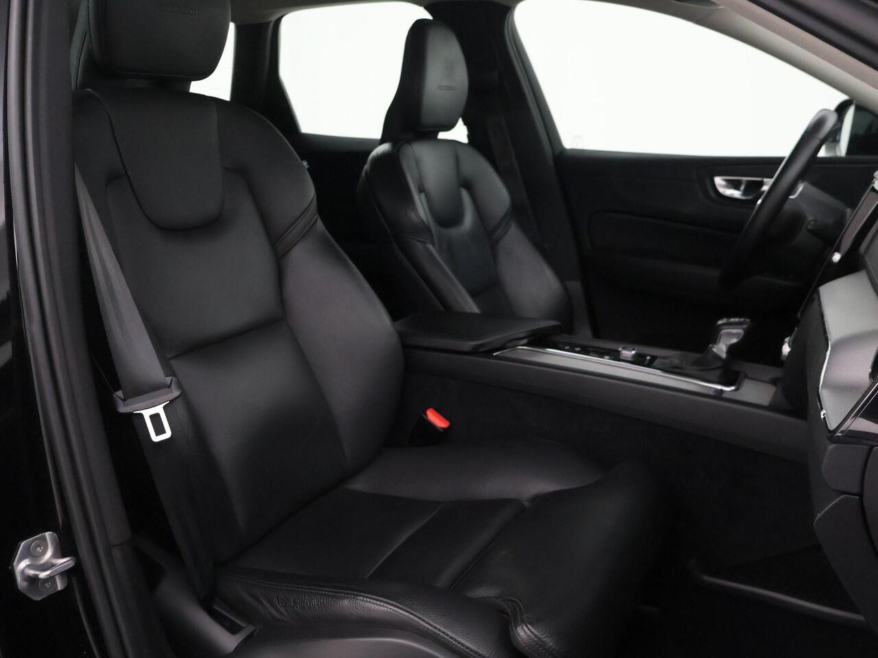 Volvo XC60 2.0 T4 INSCRIPTION + TREKHAAK WEGKL. 2300 KG | PANORAMA | HEAD-UP | 21 INCH | ADAPTIVE CRUISE CONTROL