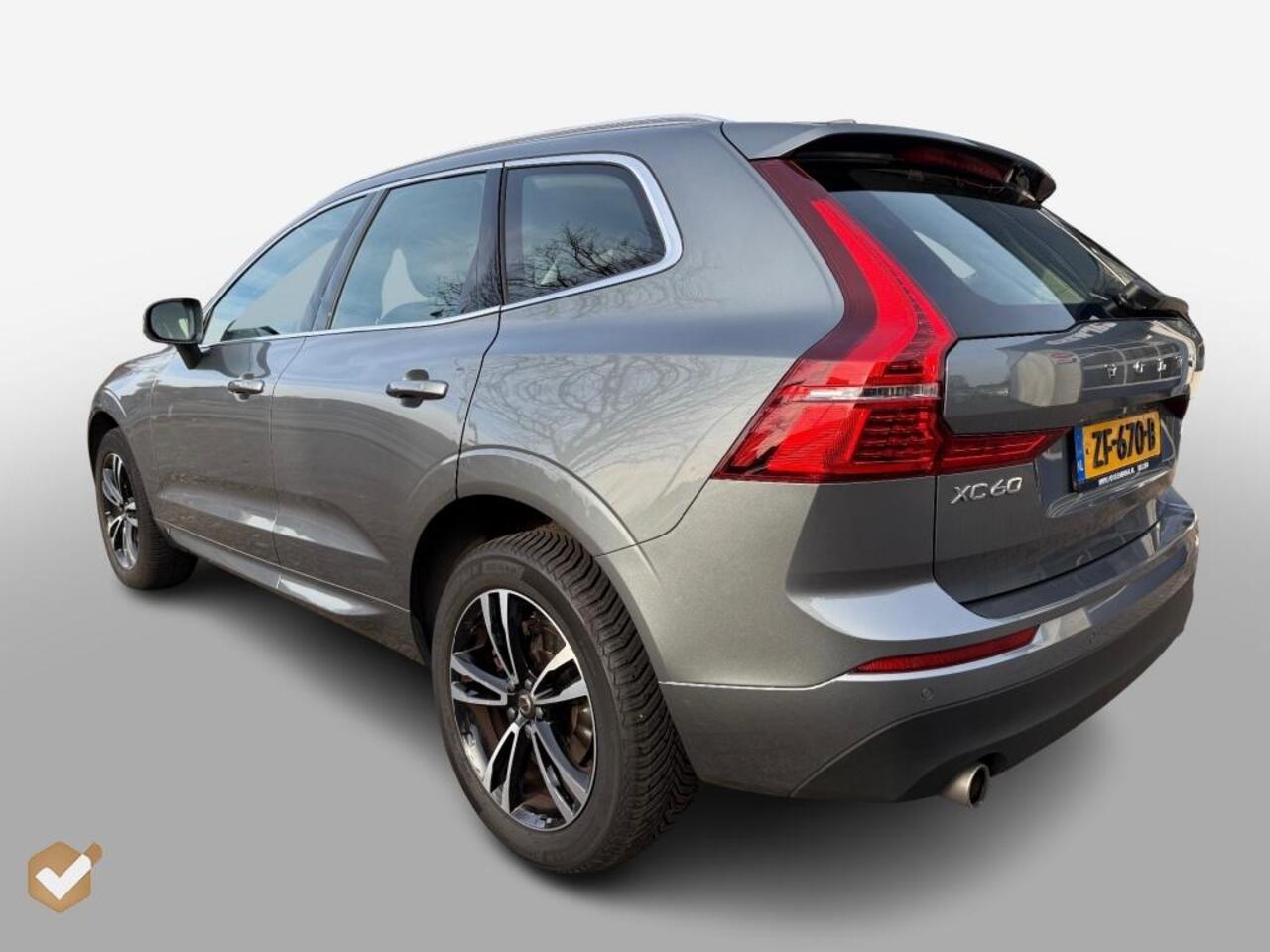 Volvo XC60 2.0 T5 Momentum Automaat 1e Eig. NL-Auto *Geen Afl. kosten*