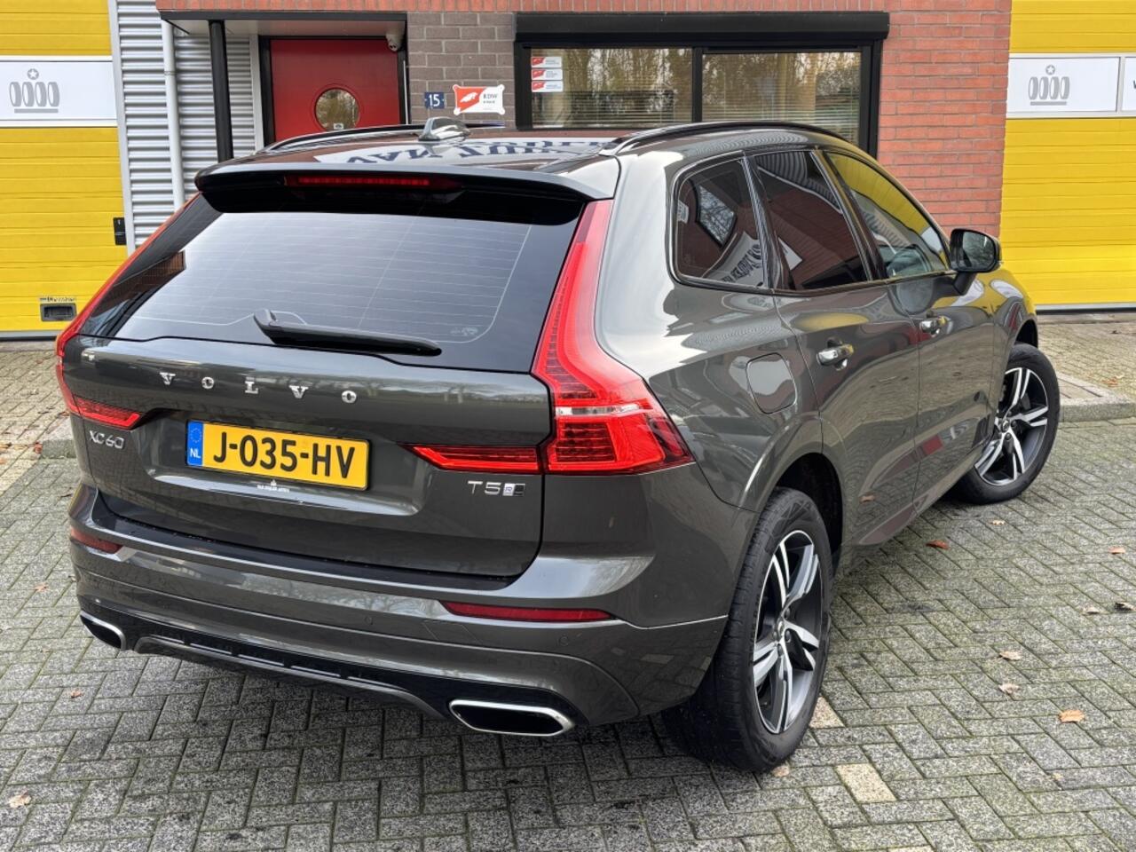Volvo XC60 2.0 T5 AWD R-Design Sportint Trekhaak HarmanKardon Memory