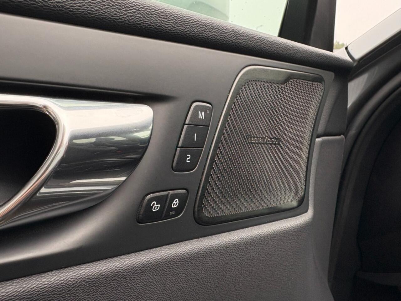 Volvo XC60 2.0 T4 R-Design Polestar Engineerd I Trekhaak I Memory I All-in prijs