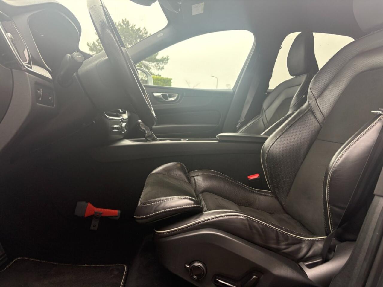 Volvo XC60 2.0 T4 R-Design Polestar Engineerd I Trekhaak I Memory I All-in prijs