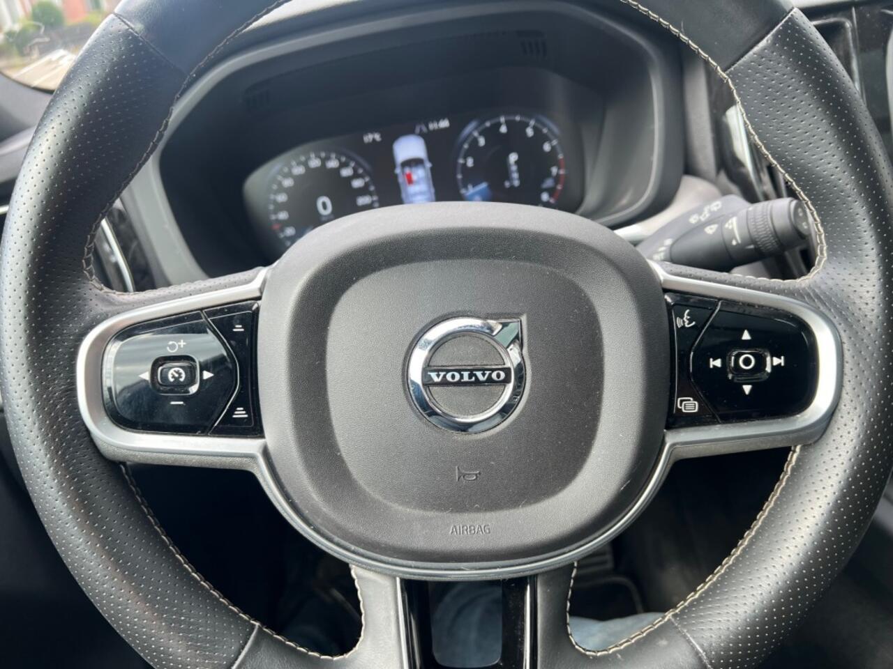 Volvo XC60 2.0 T5 R-DESIGN