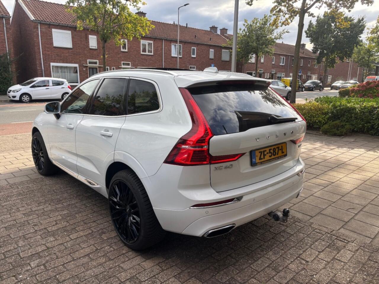 Volvo XC60 2.0 T5 AWD INSCR.