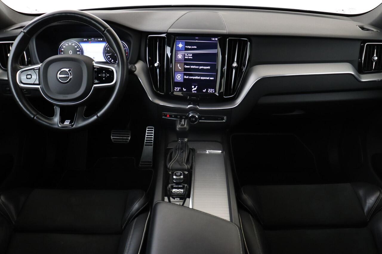 Volvo XC60 T4 AUT. R-DESIGN -PANO.DAK|KEYLESS|TREKHAAK|PDC|VERW.VOORSTOELEN|BLIS